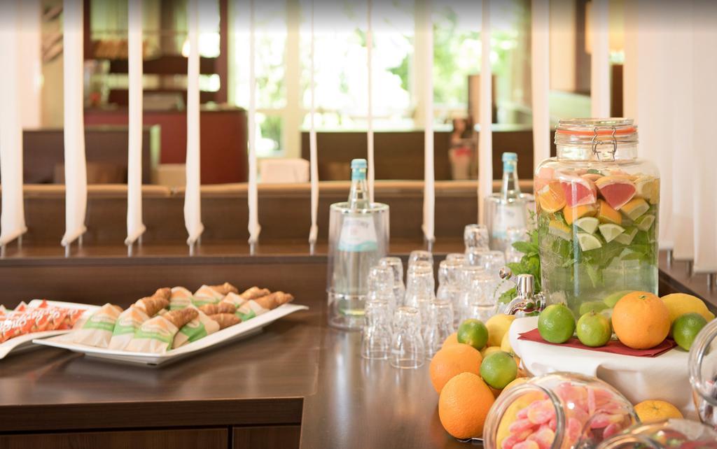 Mercure Hotel Duesseldorf Sued Restaurante foto